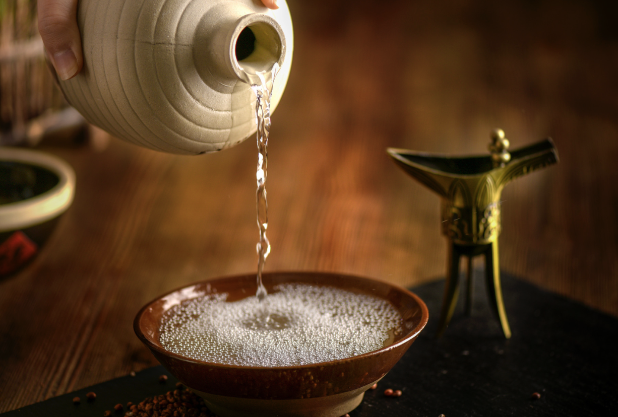 六天蒸发超2700亿茅台跌落神坛白酒还有空间吗