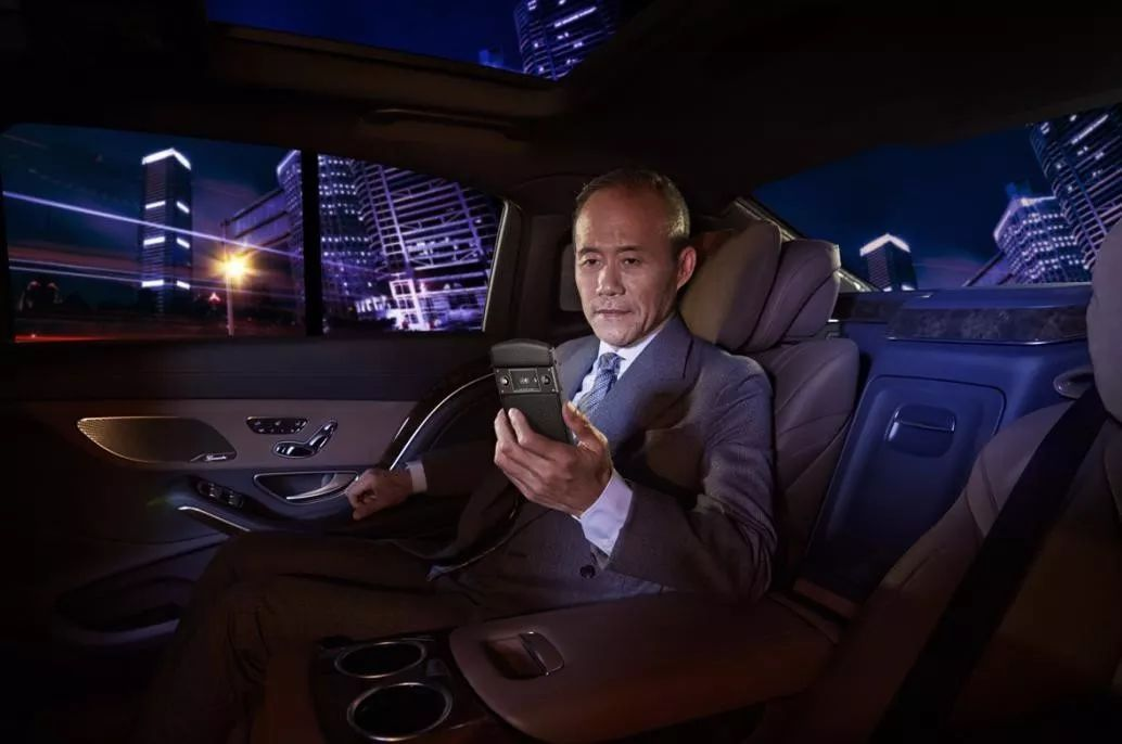 发不起工资的宝能,其背后的姚振华,曾经和王石许家印大打出手