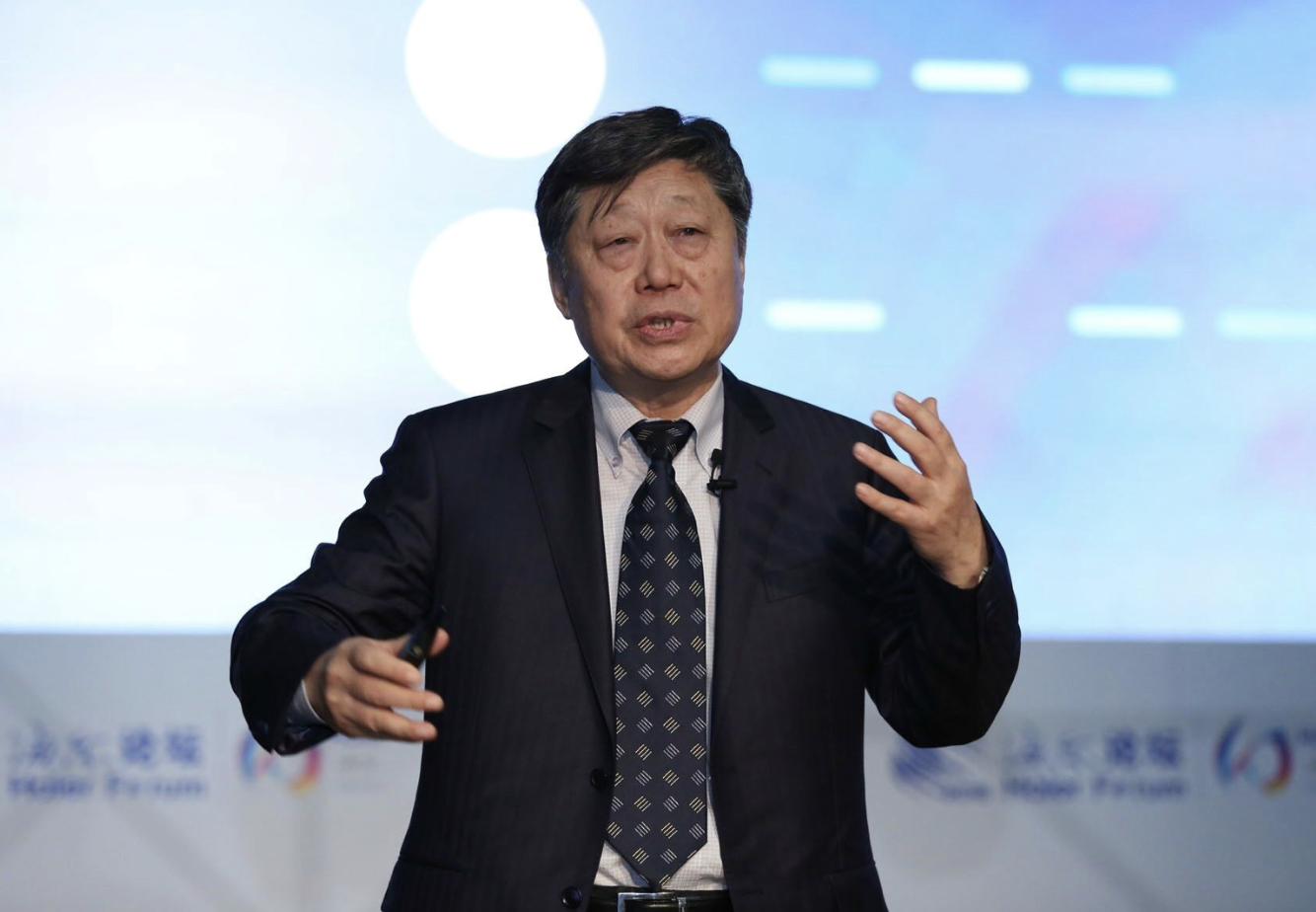 11月5日,海尔集团创始人张瑞敏辞去了集团董事长职务,接替他的是集团