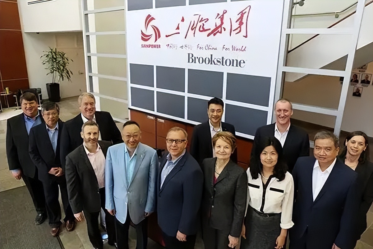 胆大心细的袁亚非在交了租金和投了广告后,2万块启动资金仅剩下5000来